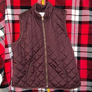 Womens Old Navy Quilted Light weight jacket vest zip XL New 2 pockets burgandy